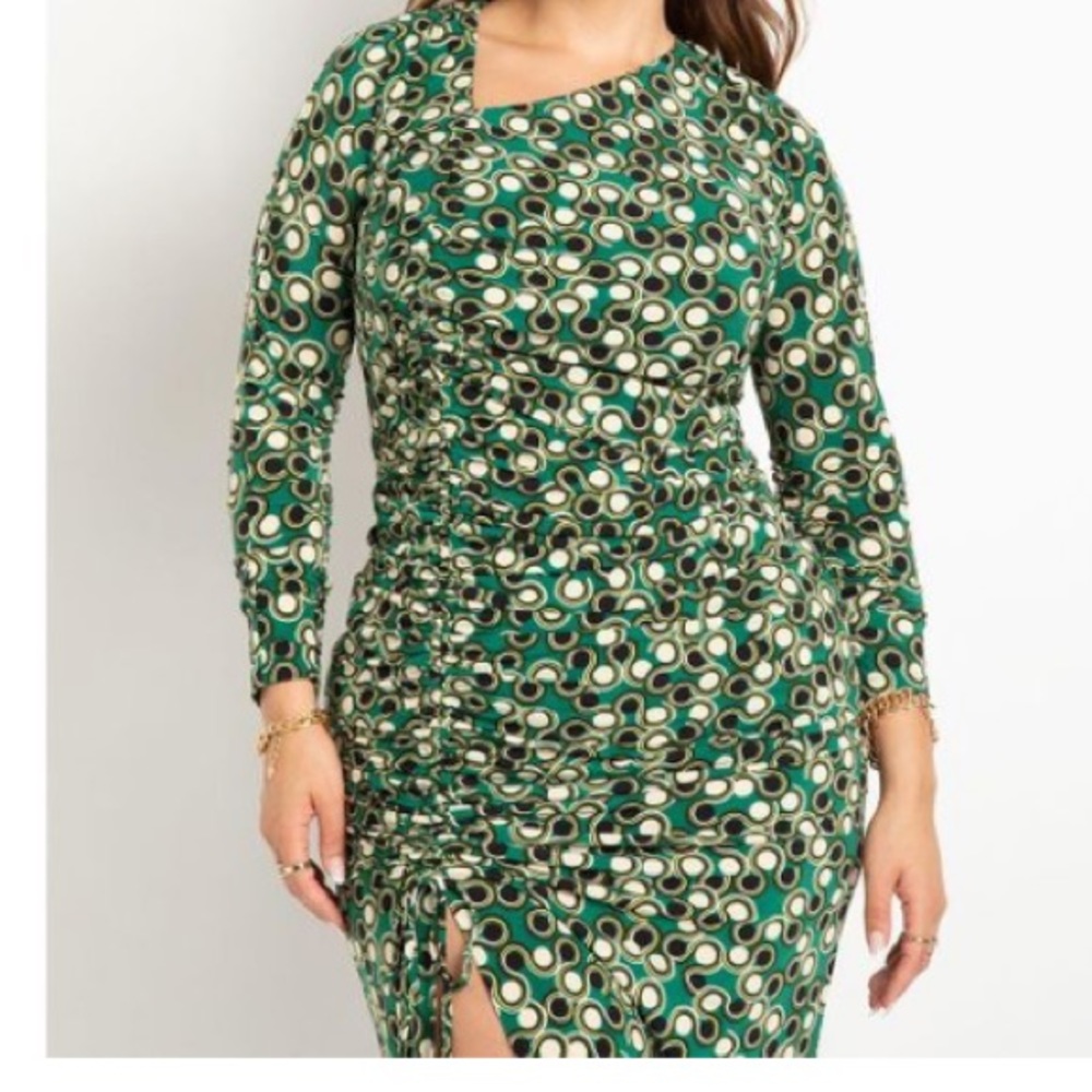 Green Ruched Dress With Slit - Picture 4 of 6
